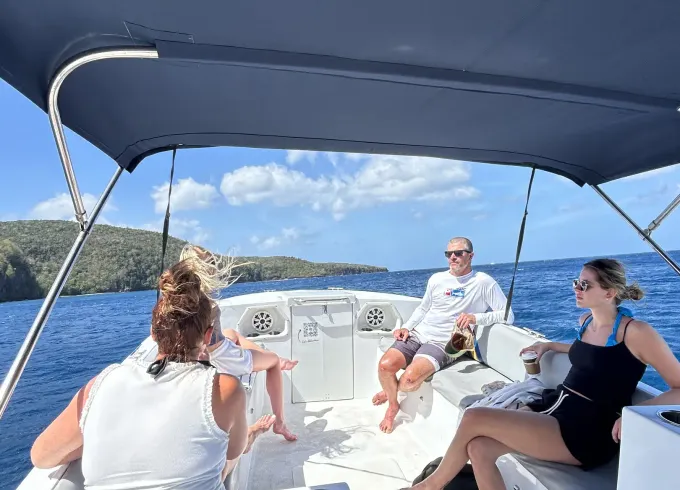 Sight Seeing and Snorkeling on Chris-Craft 280