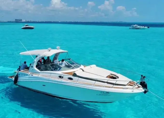 Sea Ray 34ft Private Yacht Charter in Cancún for up to 10 Guests