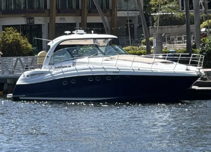 55ft Sea Ray Sundancer Yacht -All Inclusive Yacht Charter for 13 guests