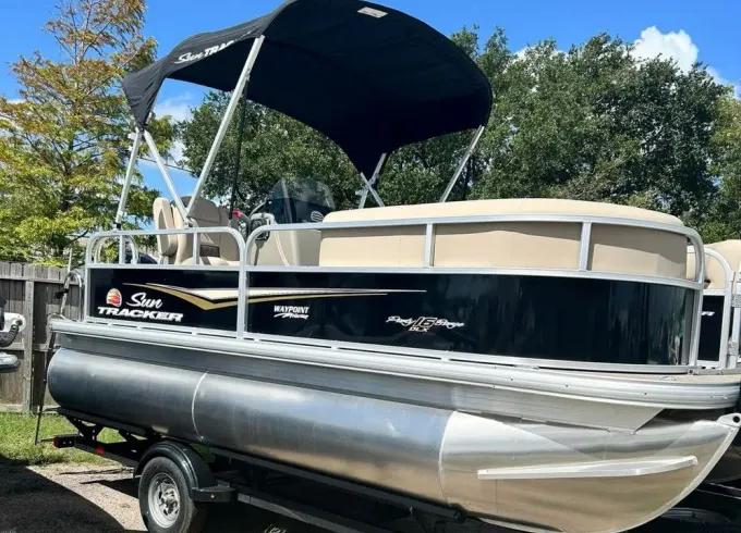 2024 Sun Tracker 16ft Pontoon Boat in Corpus Christi