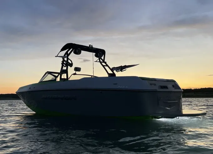 23' Moomba Wake Surf Boat In Austin | Fits Up To 12 People