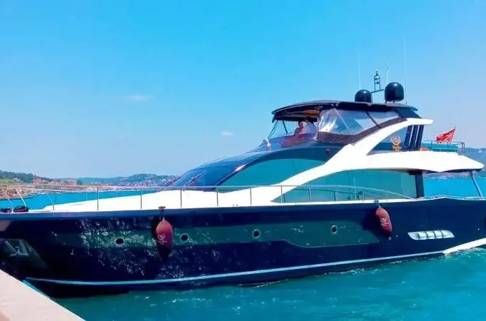 39ft Custom Yacht for Istanbul Bosphorus Sunset Photography Cruise