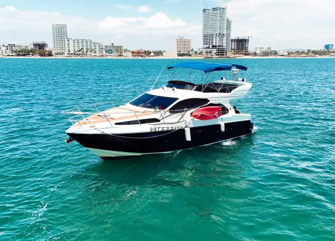 Private Yacht Azimut 50ft for Luxury Cruise in Mazatlan