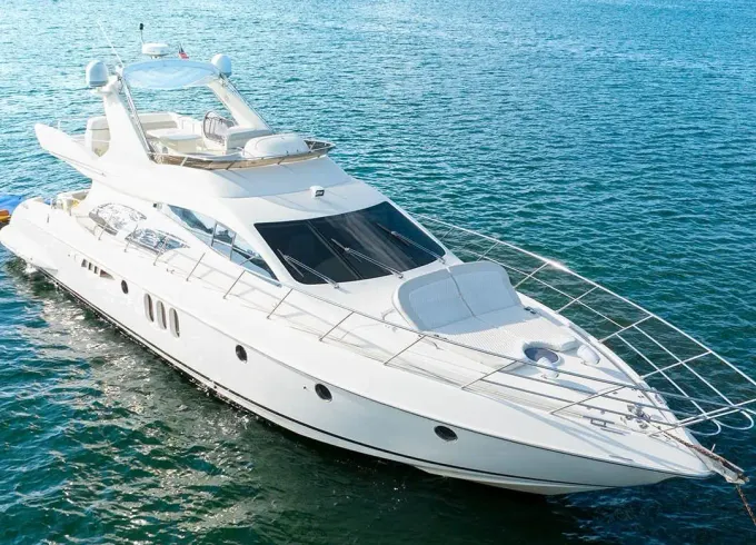 Enjoy Miami in Azimut 65ft in Miami Beach