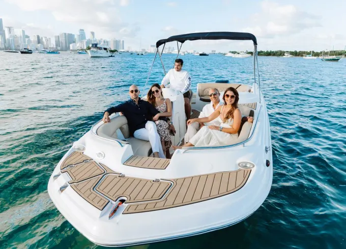 Hurricane 24’ – Miami Boat Experience