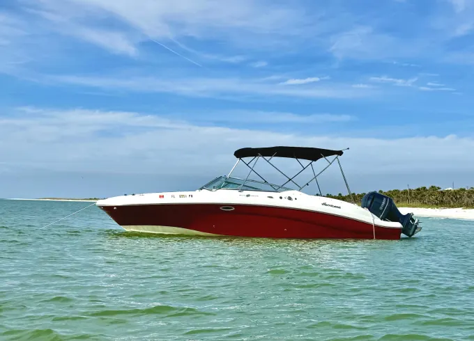 Make lasting memories on your Captained boating excursion : 28' Bowrider