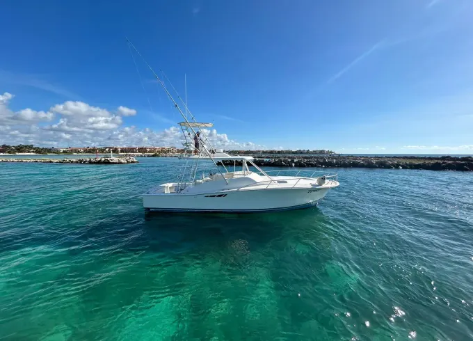 38ft Luhrs Spacious Boat - Great for Fishing and Snorkeling