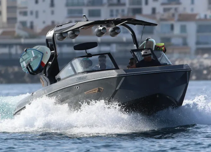 Wakeboard Boat Nautic Air G230