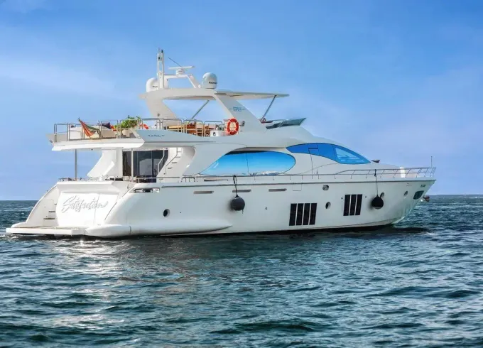 Satisfaction Luxury Yacht 88ft Azimut In Dubai