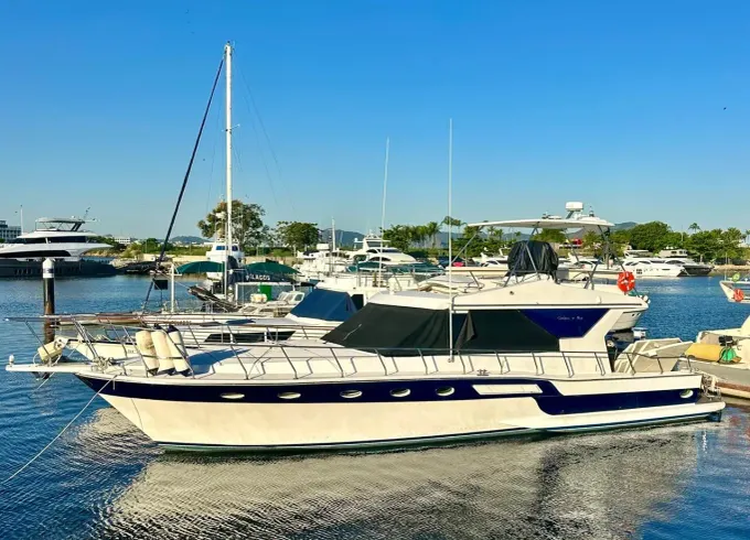 Sail in a private classic yacht in Rio de Janeiro: 55ft "Columbia" Carbras Mar