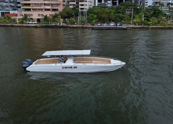 Private charter in a 42ft Firpol - Capacity: 37 people in Cartagena, Colombia