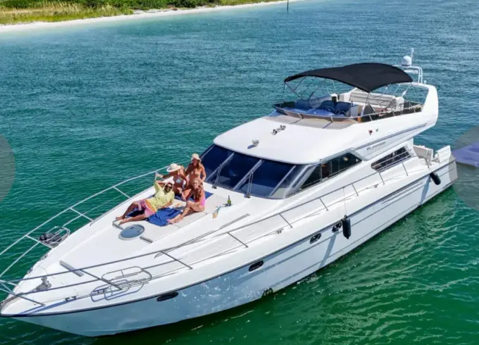 Luxury 62ft Flybridge Yacht with 3 Cabins, 2 bathrooms, Sundeck and More!