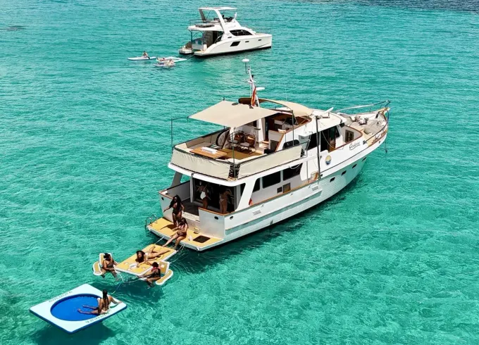 Luxurious & spacious 55ft Motor Yacht,discover Anguilla,Sint Maarten,St Martin