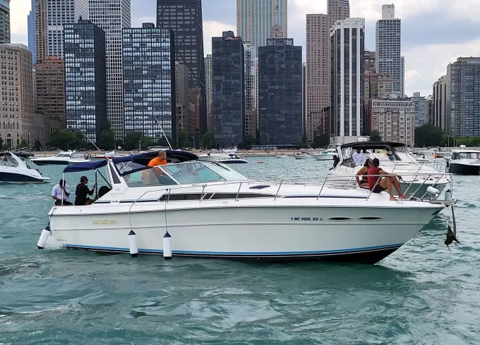 39' Sea Ray Express Cruiser for Rent in Chicago with Captain Included