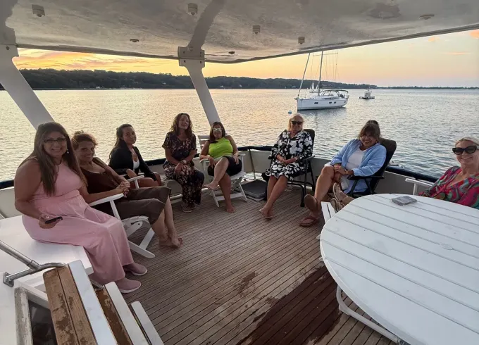 45ft Sundeck Motor Yacht in Glen Cove
