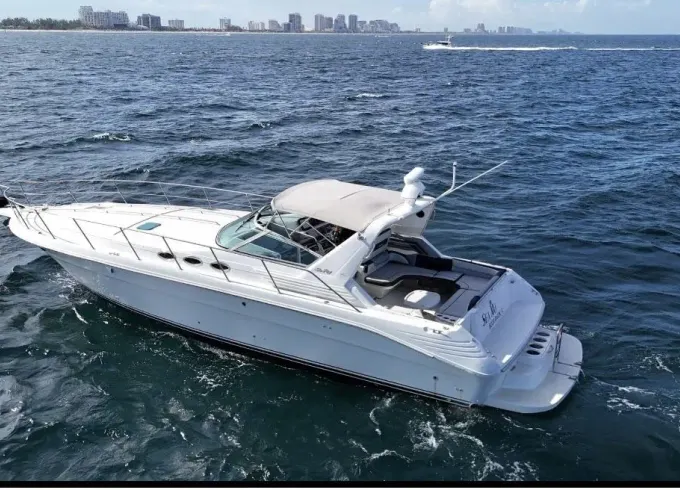 Fort Lauderdale Weekday Special – Sea Ray 46 Yacht 4hr Charter