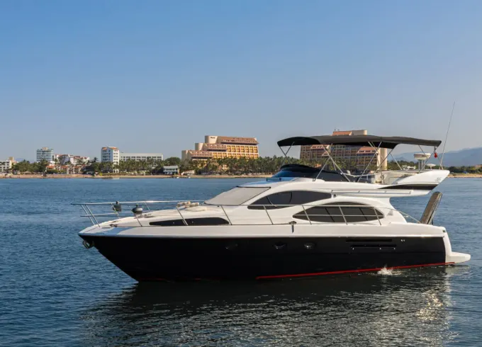 Luxury Azimut 46 ft Yacht for Exclusive Nautical Experience!