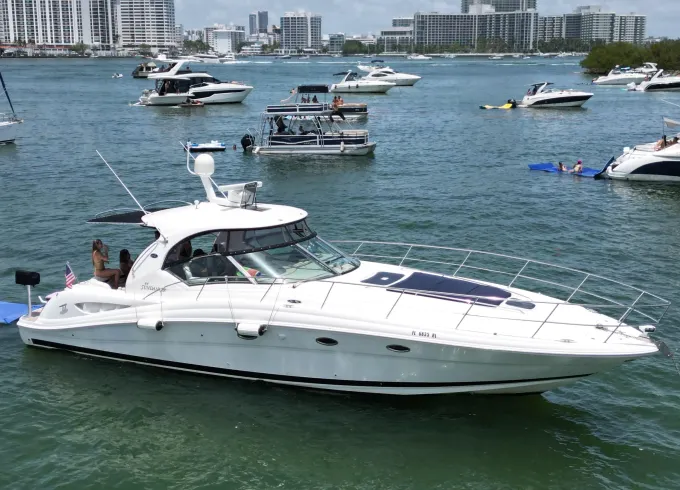 Luxury 44’Sea Ray Sundancer yacht with captain up to 13 people!