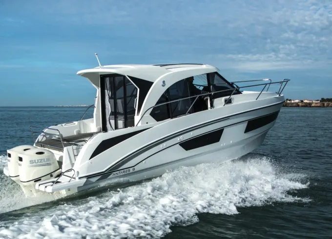 Beneteau Antares 9 Motor Yacht in Vathi, Greece