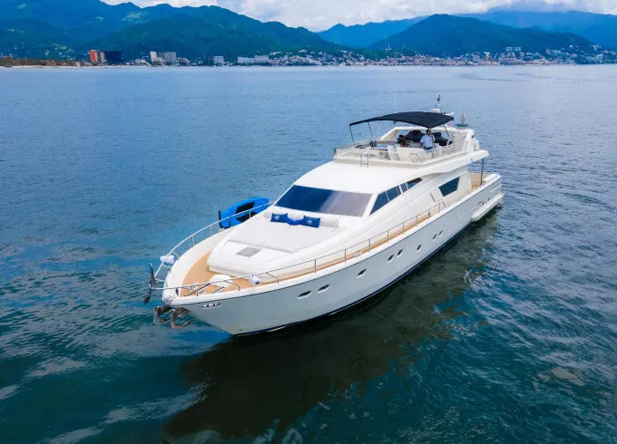 ⚓️ 80ft Italian Mega Yacht for Rent in Puerto Vallarta, México