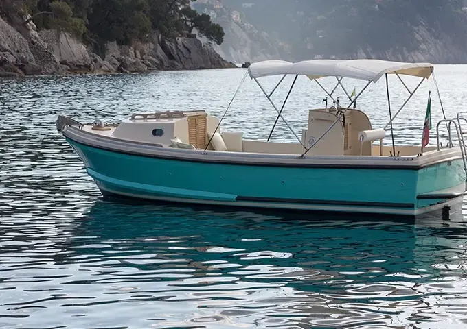 8-People Nelson 24' Margherita Center Console for Rent in Portofino, Italy