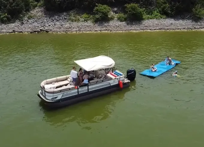 300 Hp Powered 27ft Regency Pontoon Boat