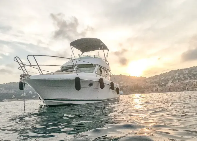 Prestige 32 Flybridge + 2 FREE PADDLES