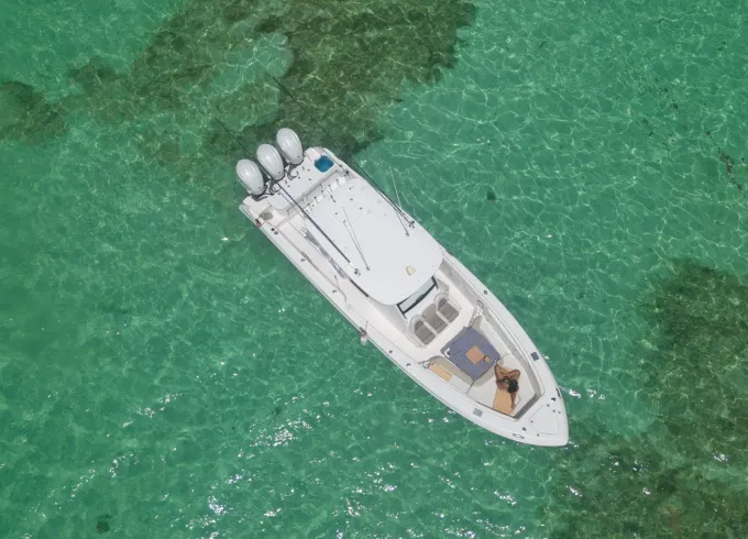 Large Luxury Everglades 355 CC in Seychelles