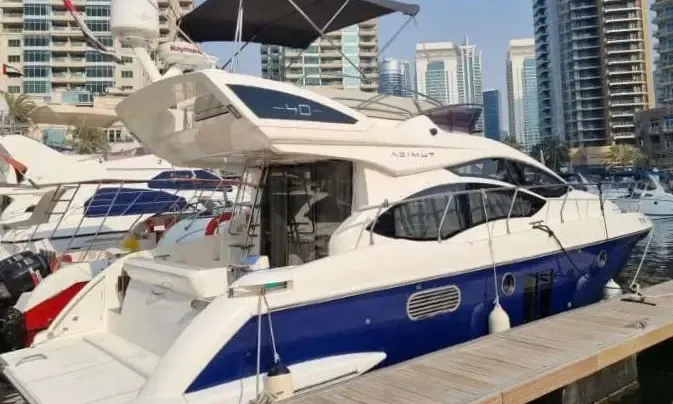 Luxurious Azimut 40ft Italian yacht for rent in Dubai