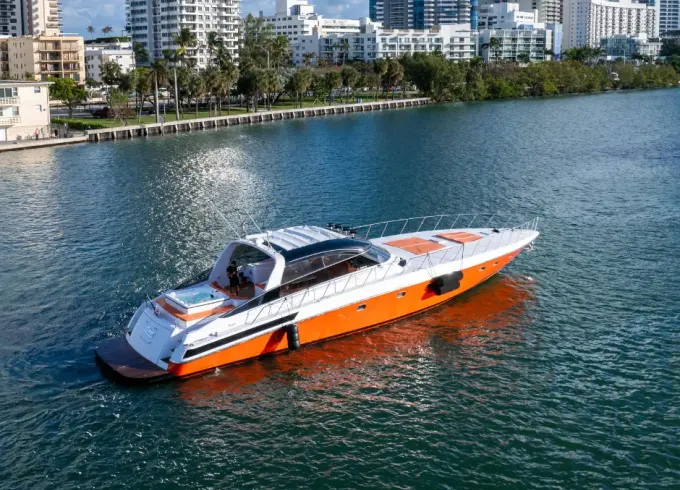 80' Panther With Jacuzzi In Miami Beach, Florida