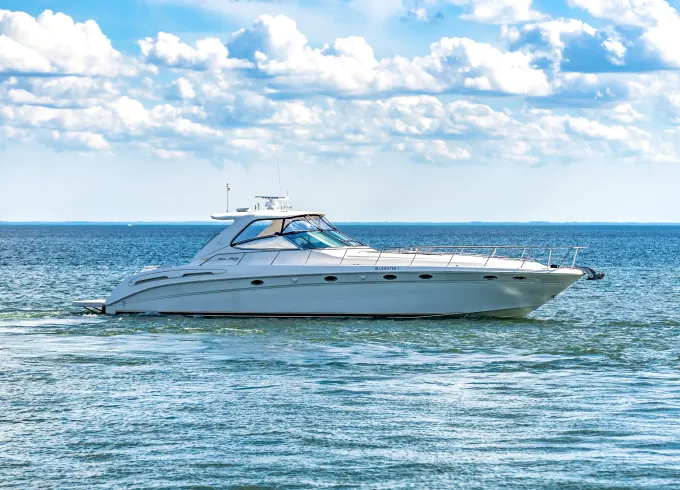60ft Sea Ray Sundancer Luxury Yacht in Mississauga