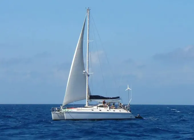 40' Catamaran - Sail away