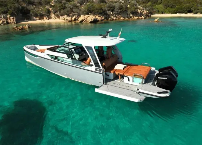 Miami Bay Islands & Celebrity Homes - Private Luxury Motor Yacht