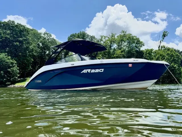 Brand-New 2025 Yamaha AR220