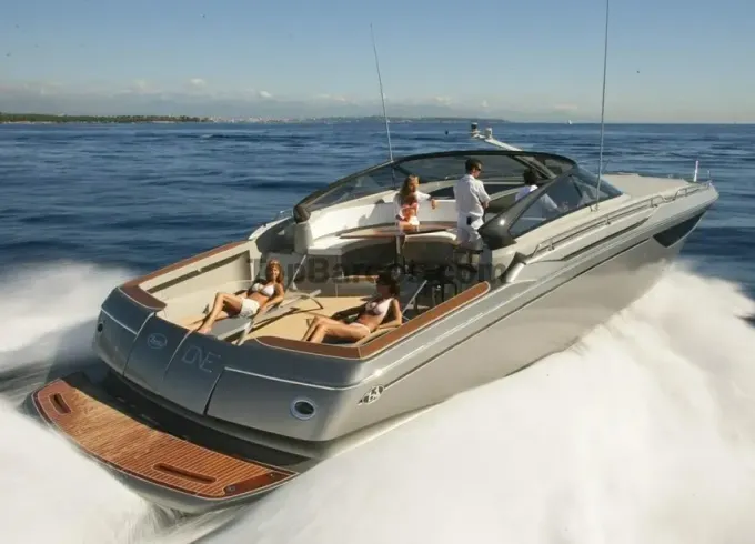 43' Baia One Luxury Boat in Sorrento