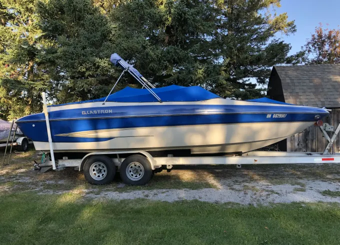 25 ft Glastron Powerboat in Innisfil, Ontario