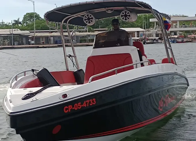29FT PRIVATE BOAT IN CARTAGENA, ENJOY THE BEST TRIP AT SEA
