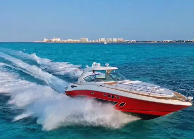 48ft Sea Ray Motor Yacht in  Cancún - up to 15 people capacity