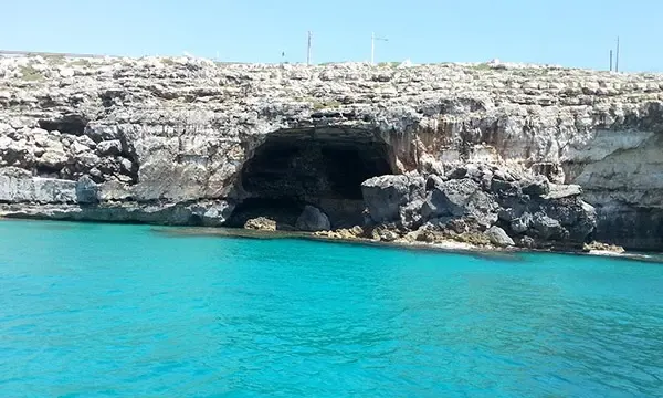 Sightseeing at the caves of Leuca