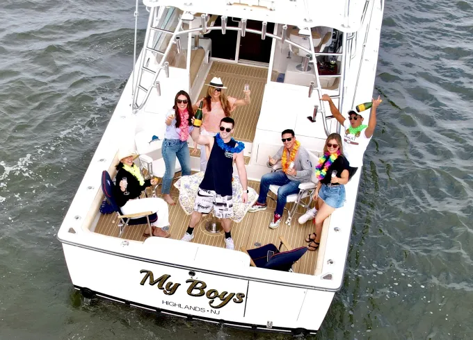 Henriques Motor Yacht for Dock, dine, cruise, explore in New Jersey!!