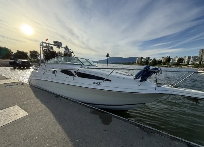 30ft Campion Luxury Motor Yacht Rental in Vancouver for 10 Guests