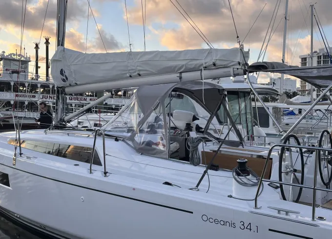 Bénéteau Oceanis 34.1 First line Sailboat - 3 cab.