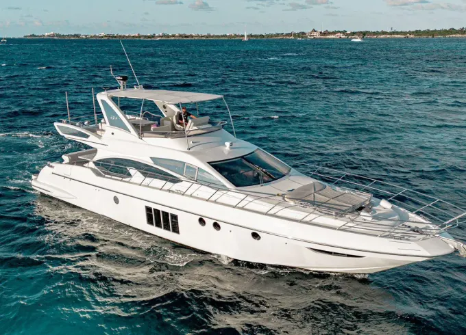 Deal of the Week! 64' Azimut Yacht for Rent in Cancun, Mexico.