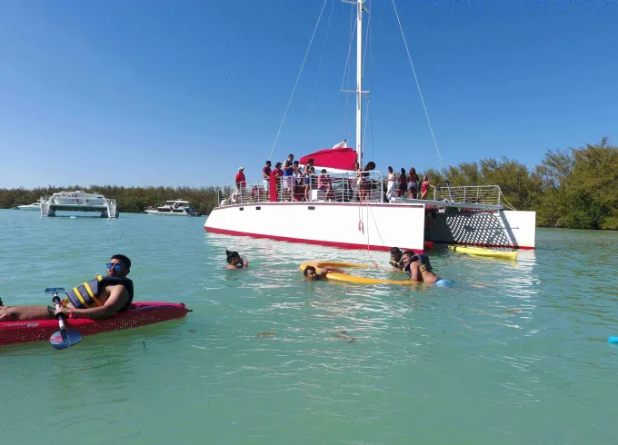 ⛵️ Catamaran Party Boat 50' (49-Person)