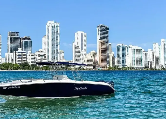 DONZI 34ft Speed Boat Rental in Cartagena, Colombia