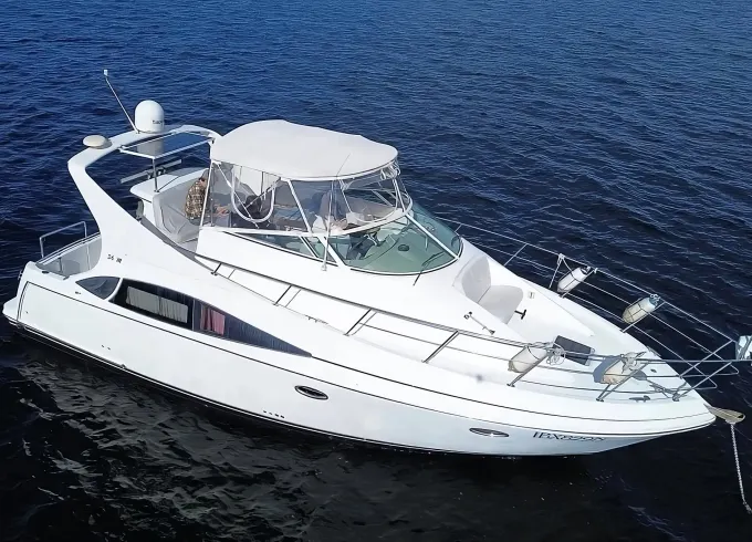 Yacht rental in Toronto