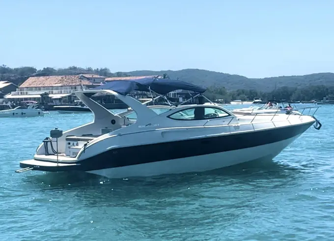 34ft Real Dandara Motor Yacht Rental in Arraial do Cabo, Rio de Janeiro, Brazil