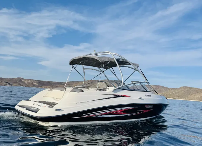 Yamaha Jet Boat For Your Lake Day - Up to 10 people!!