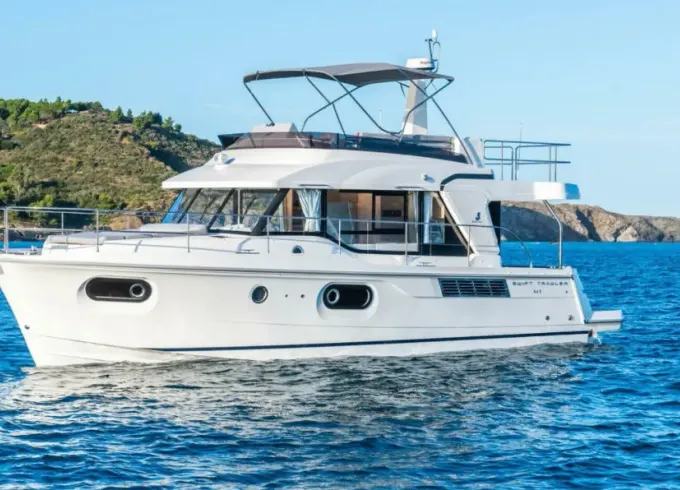 Beneteau Swift Trawler 41 Fly Charter in Antibes, Cannes, St Tropez or Monaco