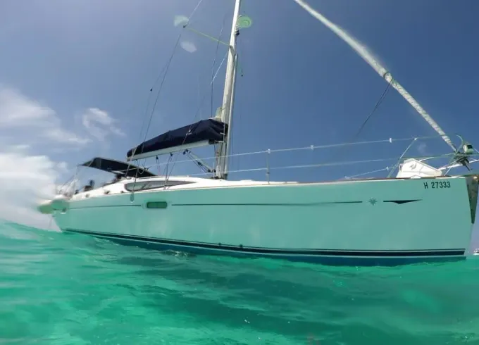 Luxury Private Sail Yacht rental for groups and families up to 15 Pax